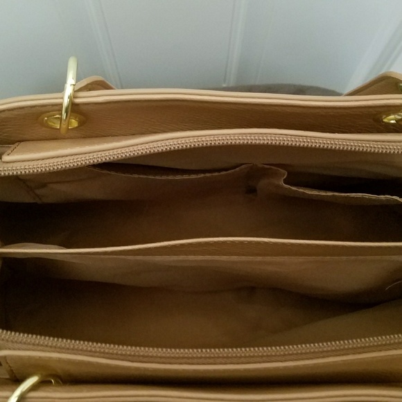 Bueno Purse - Picture 5 of 6